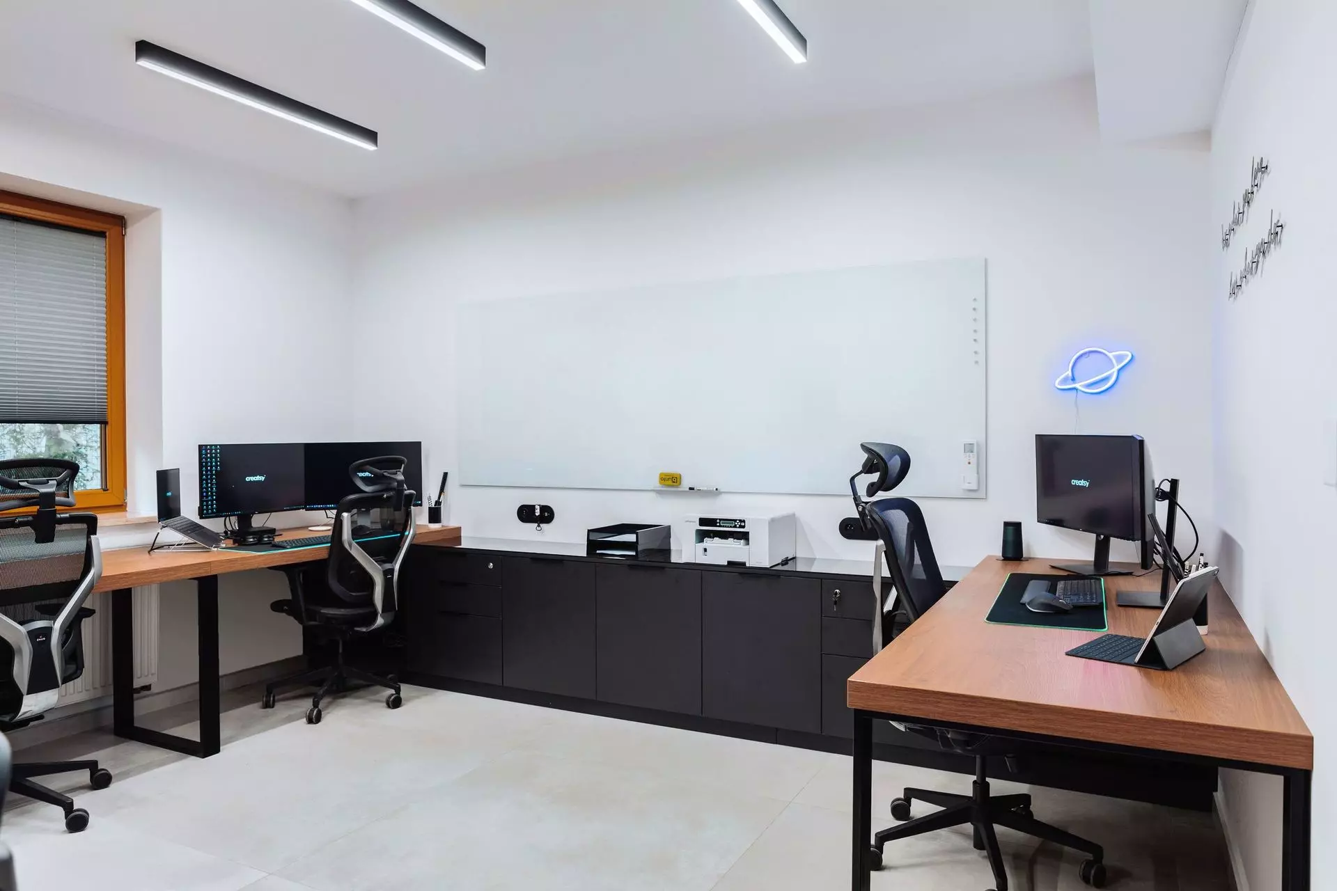 Creatsy office interior - creative workspace for mockup designers